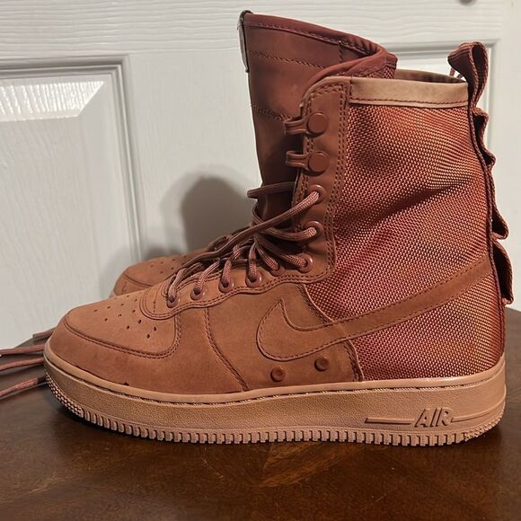 🔥🔥 NIKE AIR FORCE 1 SF  Women Size 8.5 - DUSTY PEACH 857872-202 - EUC - *Read* - Picture 3 of 16